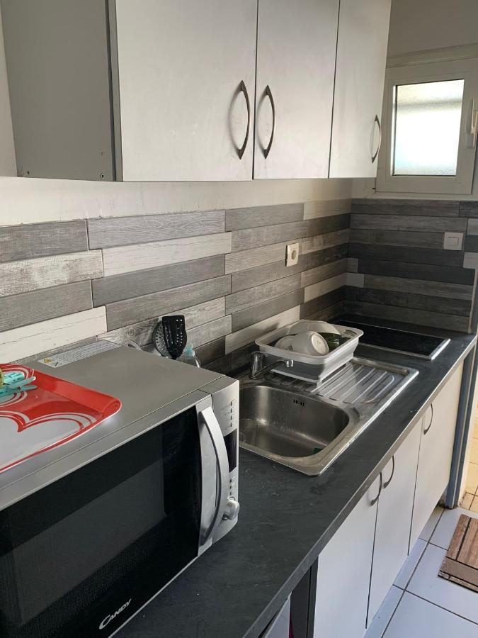 Petit Prix Et Grand Confort A Saint Gilles Les Bains Екстер'єр фото